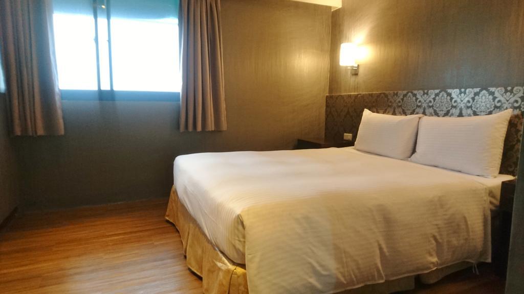 Liho Hotel Tainan Bagian luar foto