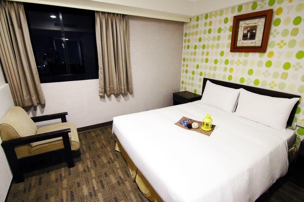 Liho Hotel Tainan Bagian luar foto