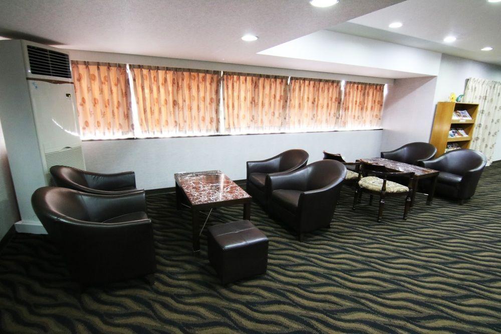 Liho Hotel Tainan Bagian luar foto