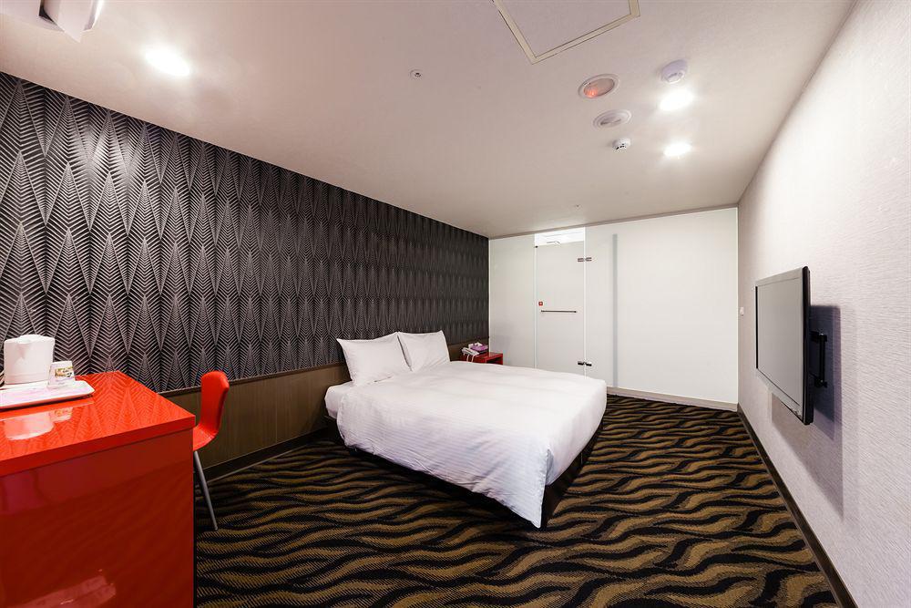 Liho Hotel Tainan Bagian luar foto